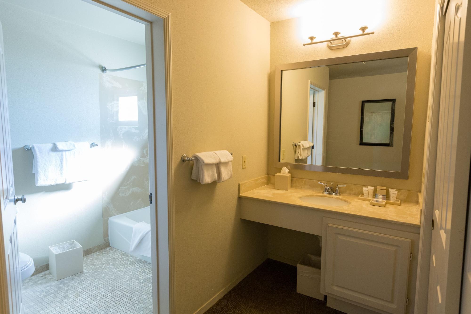 Cambria Landing Inn And Suites Exteriér fotografie