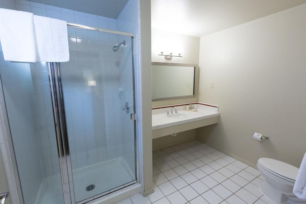 Cambria Landing Inn And Suites Exteriér fotografie