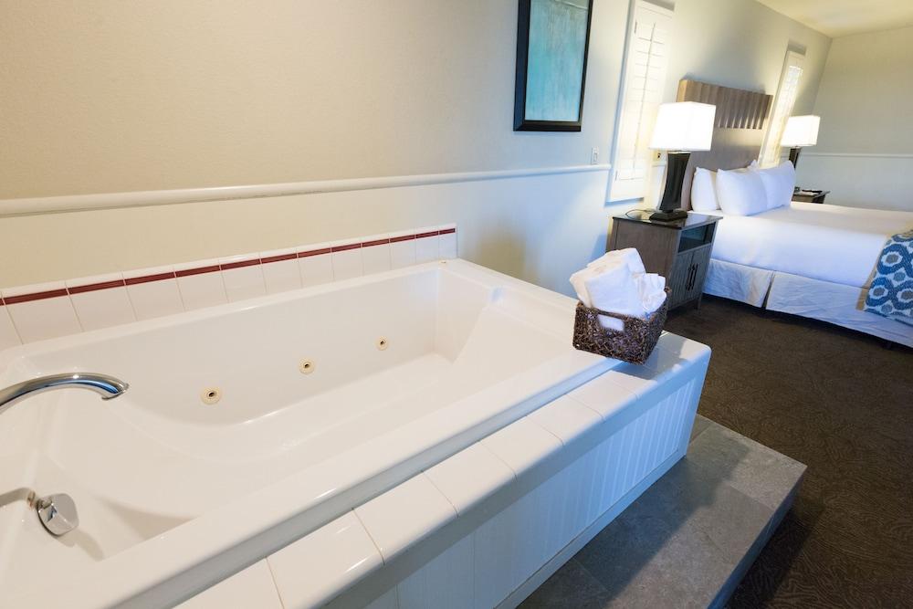 Cambria Landing Inn And Suites Exteriér fotografie