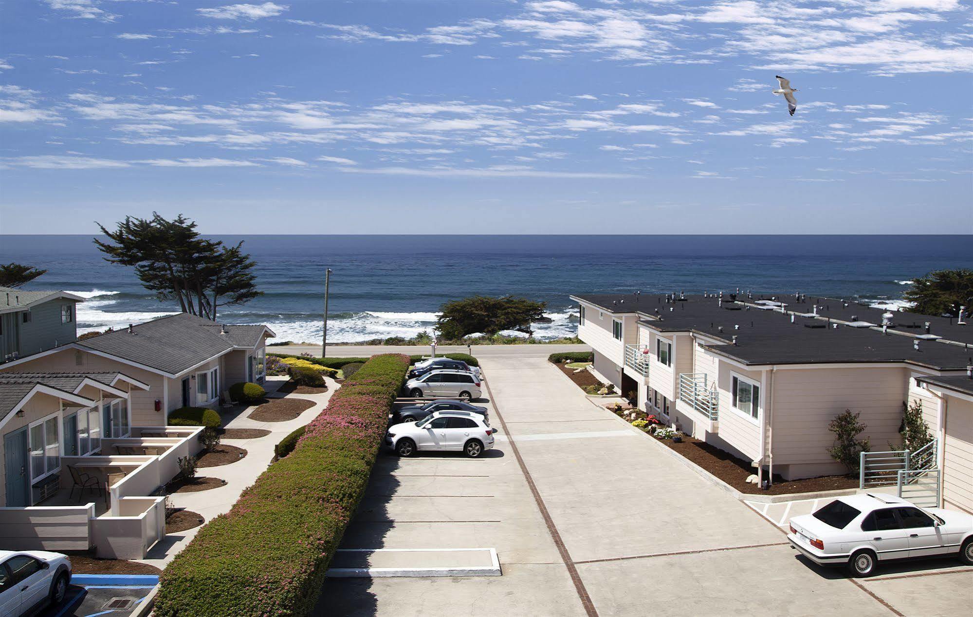 Cambria Landing Inn And Suites Exteriér fotografie